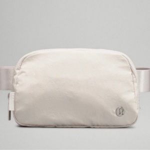LULULEMON EVERYWHERE BELT BAG WHITE OPAL